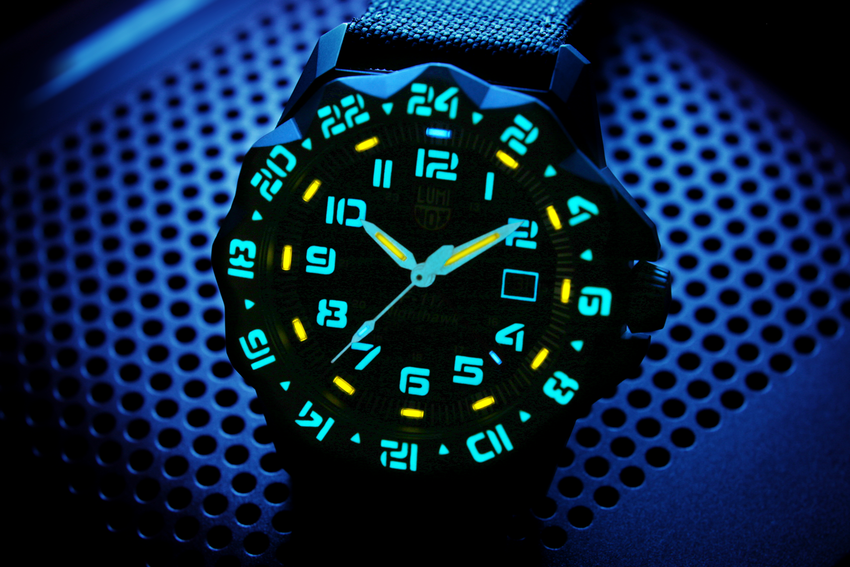 Luminox glow online